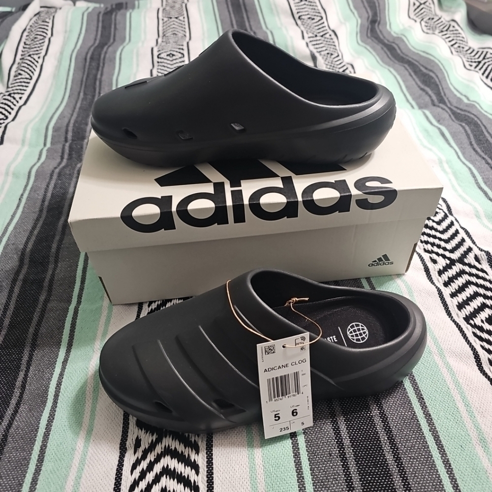 Adidas Adicane HQ9918 Unisex US M5/W6 Clogs Carbon Core Black Slip-On‎ Sandals